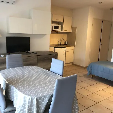 Climatise Proche Plage, Commerces Et Gare Avec Balcon, Parking Et Wifi - Fr-1-466a-5 Saint-Raphaël