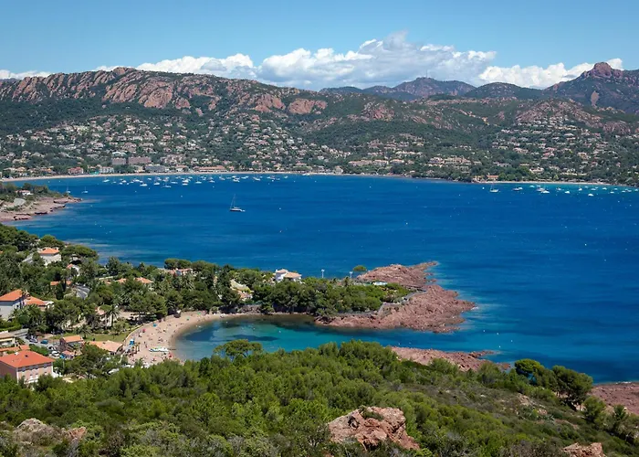 Climatise Proche Plage, Commerces Et Gare Avec Balcon, Parking Et Wifi - Fr-1-466a-5 Apartment