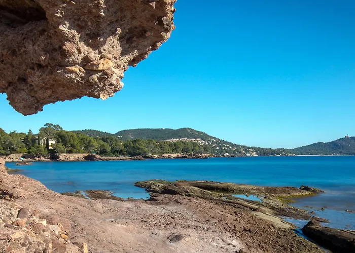 Climatise Proche Plage, Commerces Et Gare Avec Balcon, Parking Et Wifi - Fr-1-466a-5 Apartmán Saint-Raphaël
